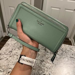 Kate Spade mint wristlet/wallet